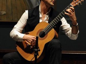 classical-guitar-posture
