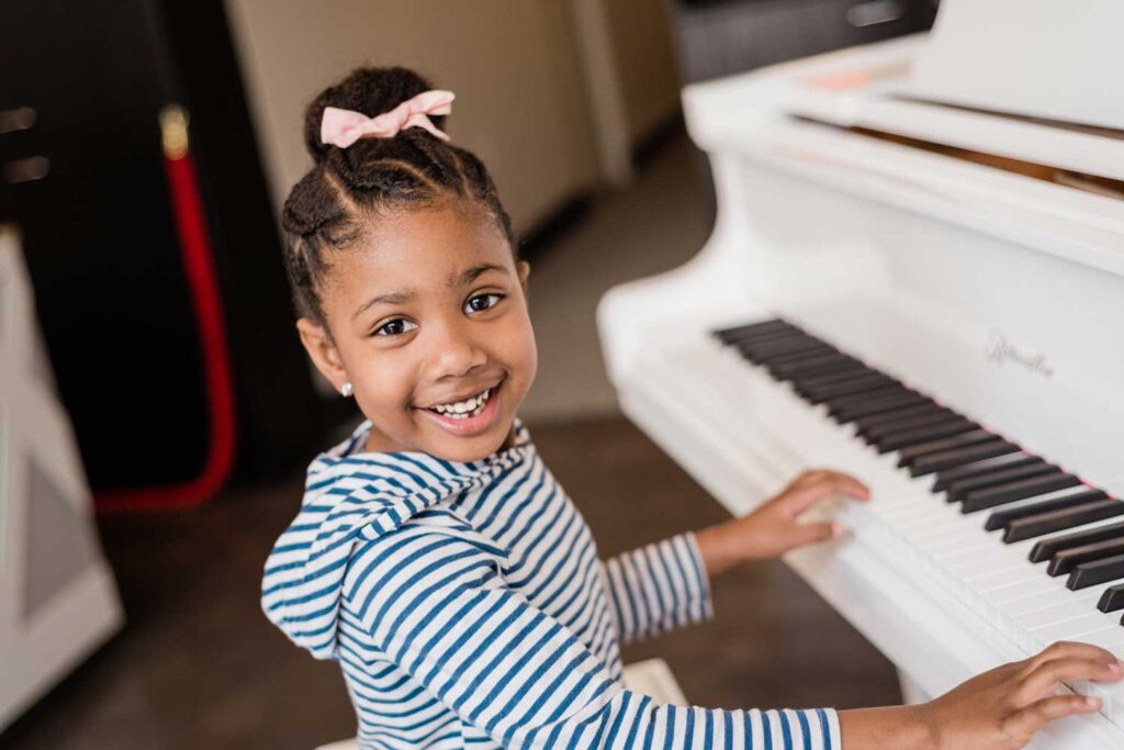 Ciudad Hombre rico Consejo Piano Lessons For Kids | Piano, Guitar, Voice, Violin, Cello Lessons, and  more in LA