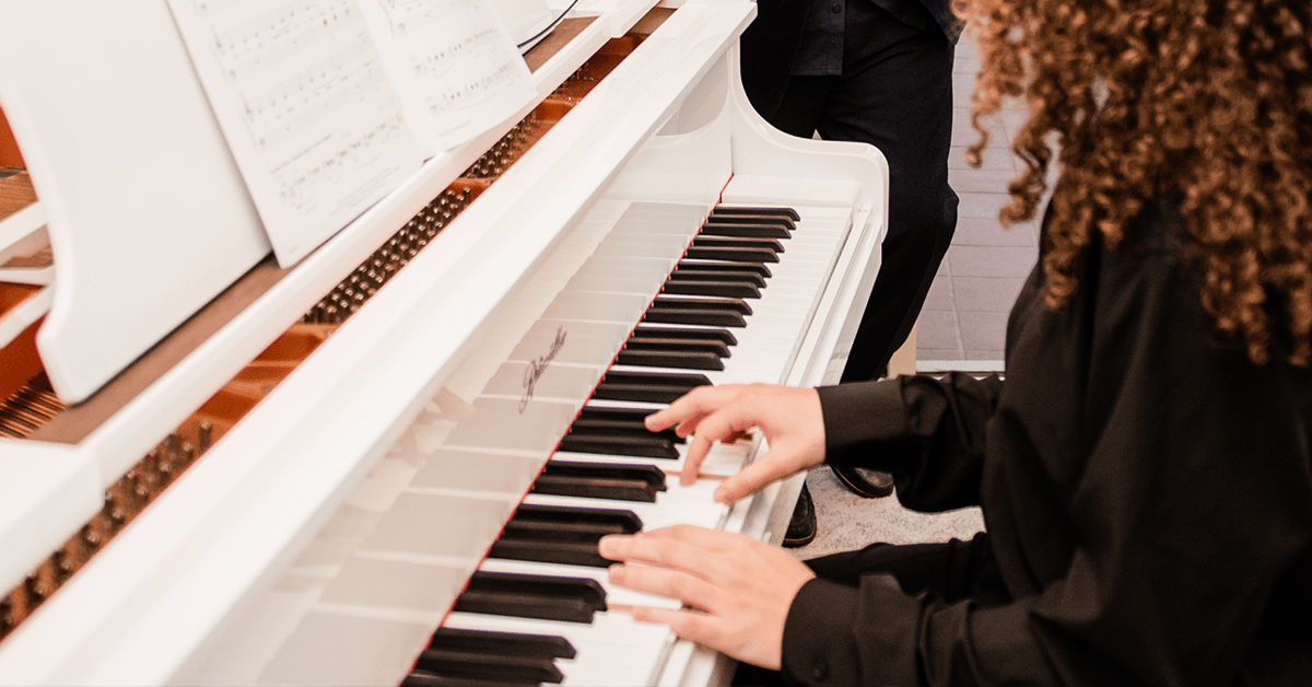 Angeles Academy of Music Featured Image Benefits of Adult Piano Lessons